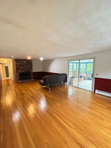Building Photo - 5 Freeman Cir