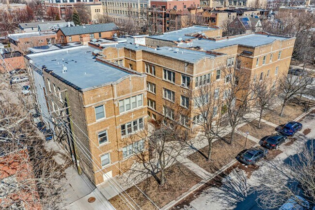 Building Photo - 1946 W Leland Ave