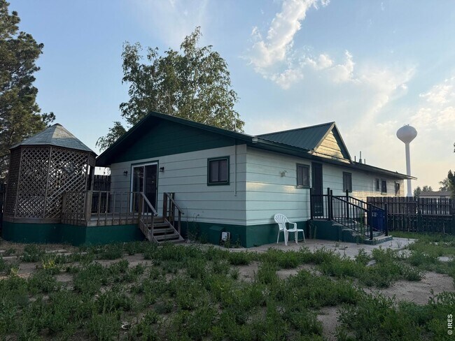 Building Photo - 114 Linden Dr