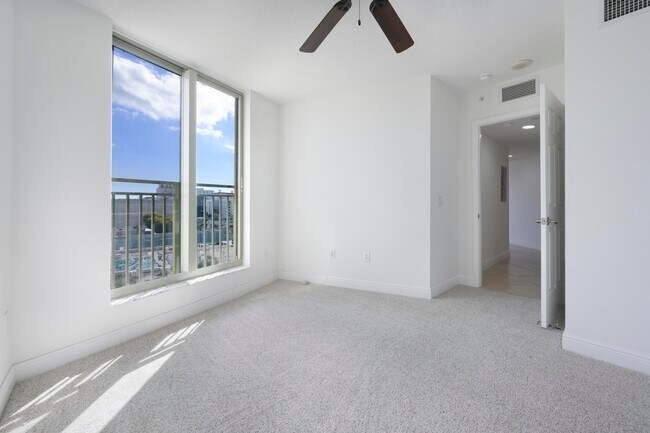 Building Photo - 610 Clematis St