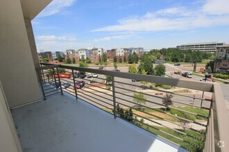 Building Photo - Gorgeous Corner Unit DTC Condo