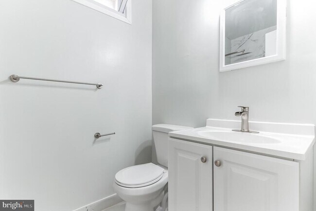 Building Photo - 1223 Simms Pl NE