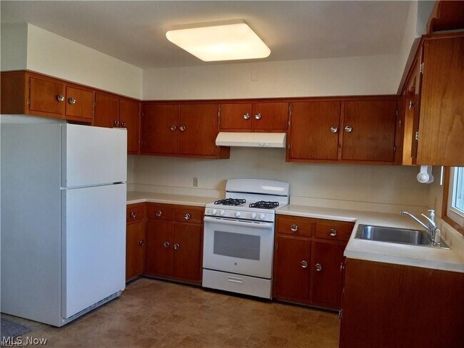 Building Photo - 567 Stetler Ave