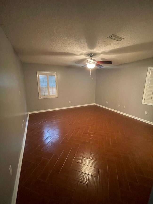 Building Photo - Available April!