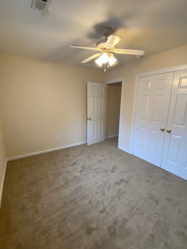 Building Photo - Jayne Lane Duplexes - Bldg 1