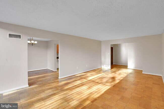 Building Photo - 2100 Washington Ave