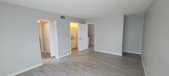 Building Photo - 237 Sea Horse Dr SE