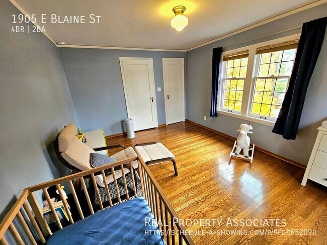 Building Photo - 1905 E Blaine St