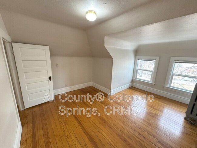Primary Photo - 815 N Nevada Ave