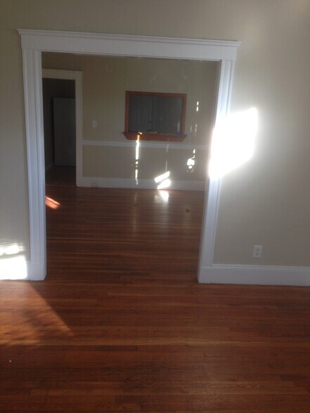 Building Photo - 98 Forest Hills St