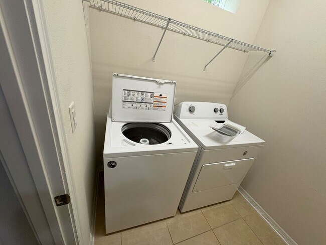 Building Photo - 50% OFF FIRST MONTH RENT* - 5 Bedroom 4 Ba...