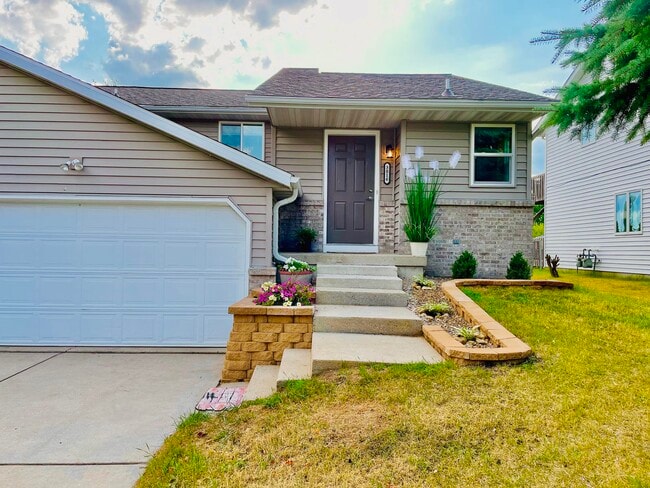 Primary Photo - 3016 Maple Valley Dr