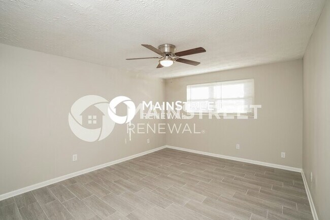 Building Photo - 3 Bedroom Pet-Friendly Home in ORANGE PARK, FL with Main Street Renewal