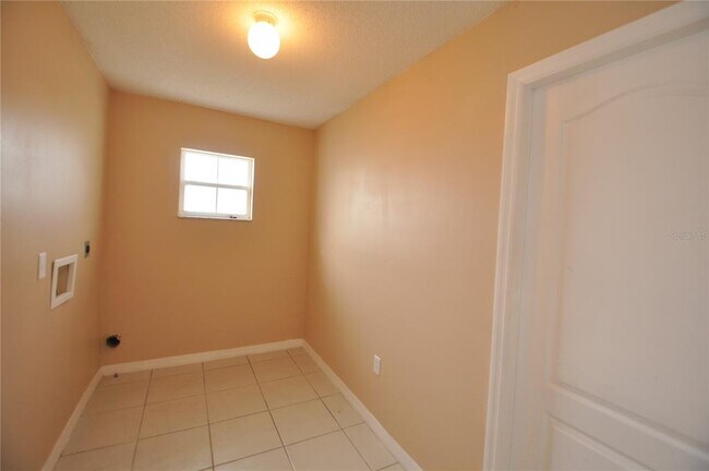 Building Photo - 65 Rolling Fern Dr