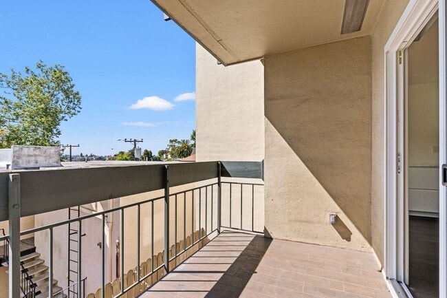Building Photo - Modern Sanctuary with High-End Upgrades
