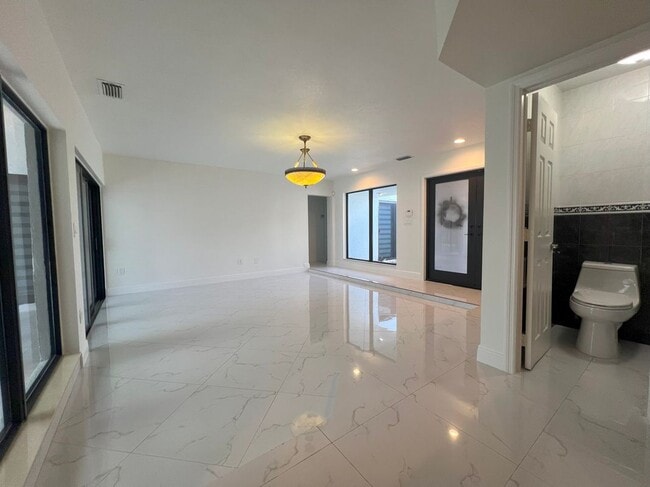 Building Photo - 8735 SW 54th Terrace