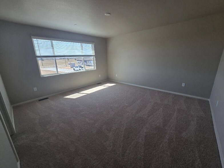 Building Photo - 4828 River Roads Dr