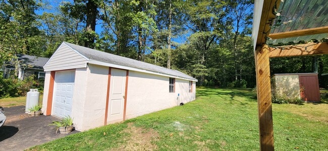 Building Photo - 1121 Nemeth Rd