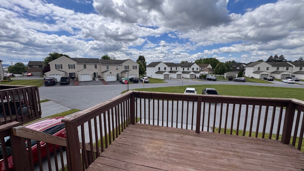 Building Photo - 250 Limestone Dr