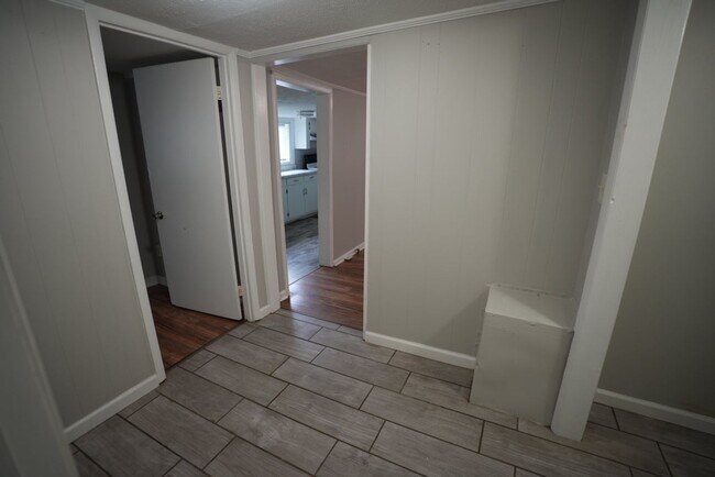 Building Photo - 1415 Hatcher Ave SE