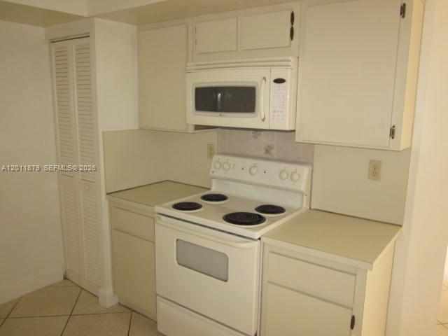 Building Photo - 8853 SW 112th Pl