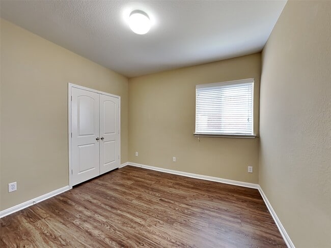 Building Photo - 26314 Longview Creek Dr