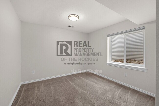 Building Photo - 1389 Finch St