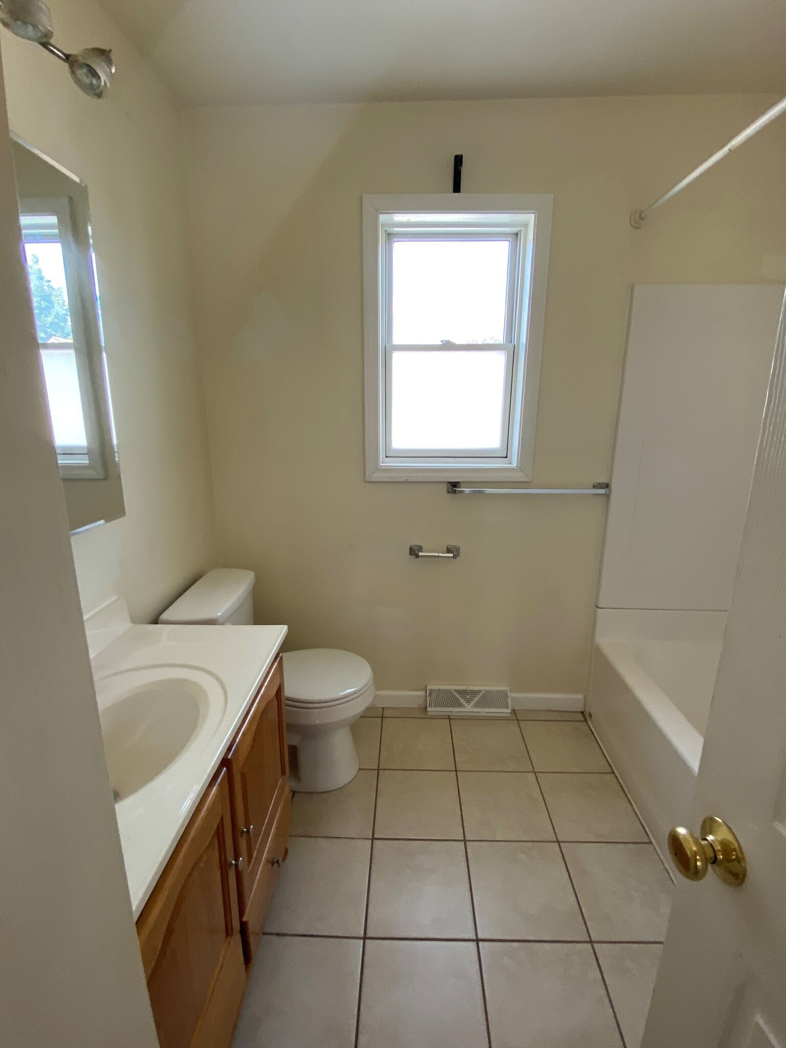 Building Photo - 314 Eicher Ave