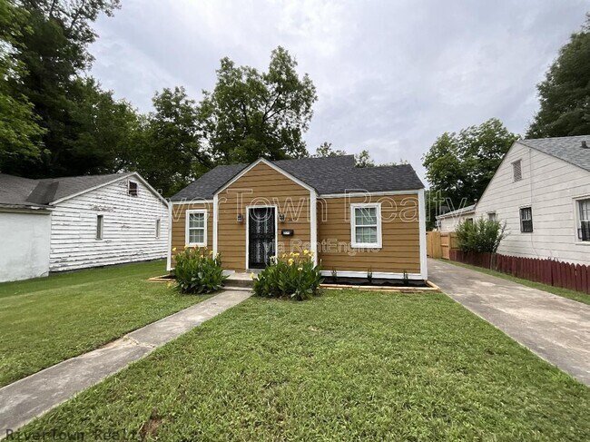 Building Photo - 2677 Larose Ave