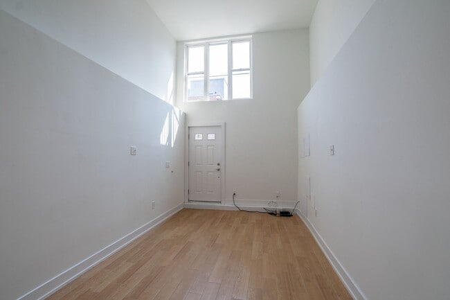 Building Photo - Two Bed Brewerytown Home