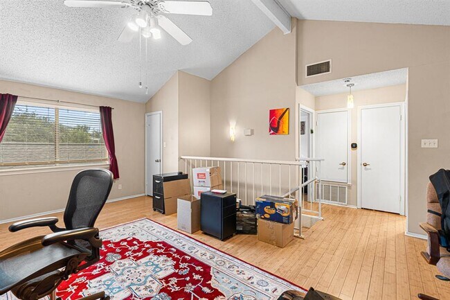 Building Photo - 8301 Greenslope Dr