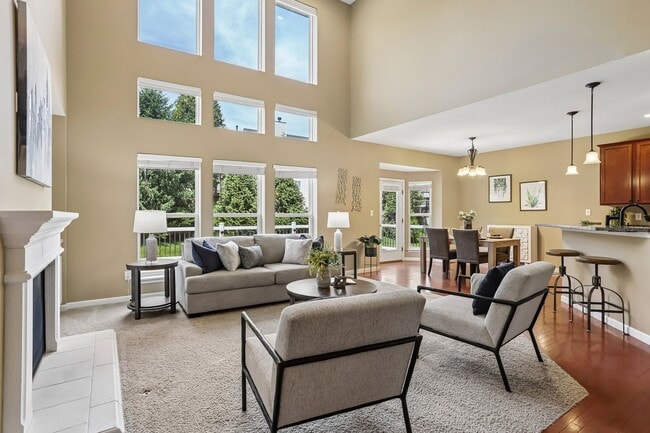 Building Photo - Executive Lease Opportunity - 4 Bed 3 Bath
