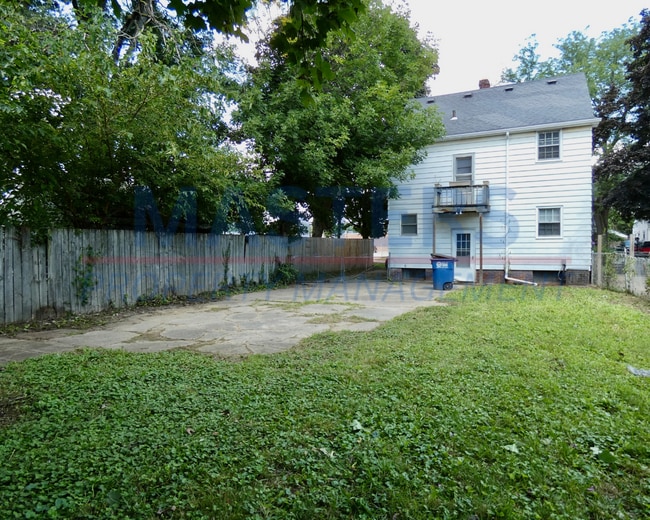 Building Photo - 3 Bedroom House for Rent