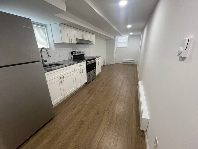 Building Photo - 435 Rennard St