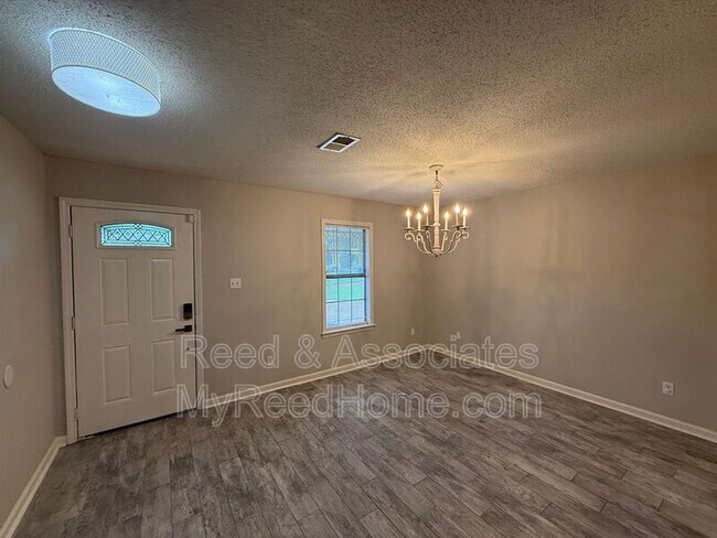 Building Photo - 3040 Delvan Cove