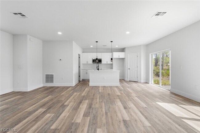 Building Photo - 325 Hermosa Ave