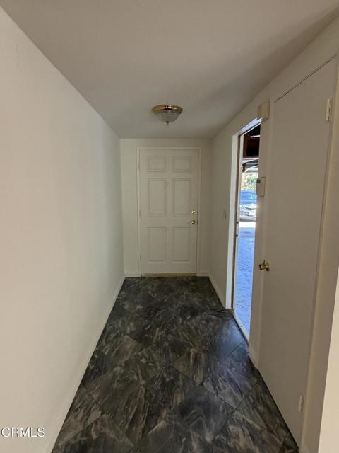 Building Photo - 868 Fairview Ave