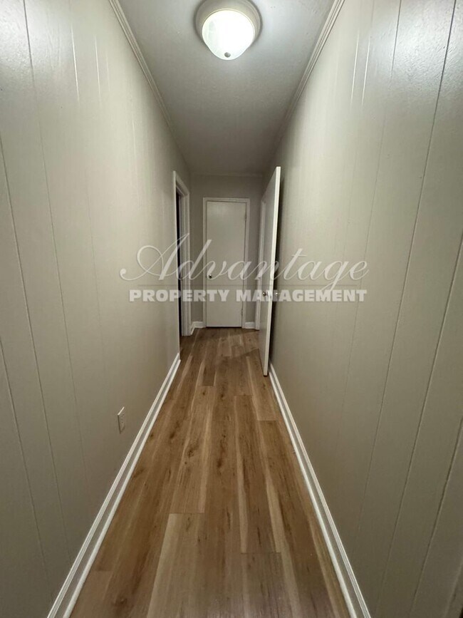 Building Photo - Charming 2 bedroom 1 bathroom home in Berc...