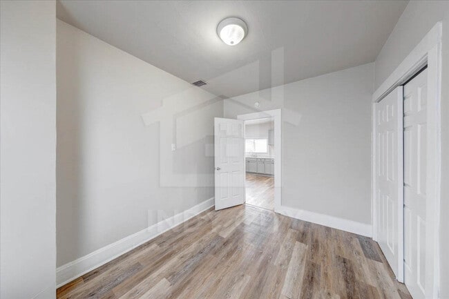 Building Photo - 3437 N Sherman Dr