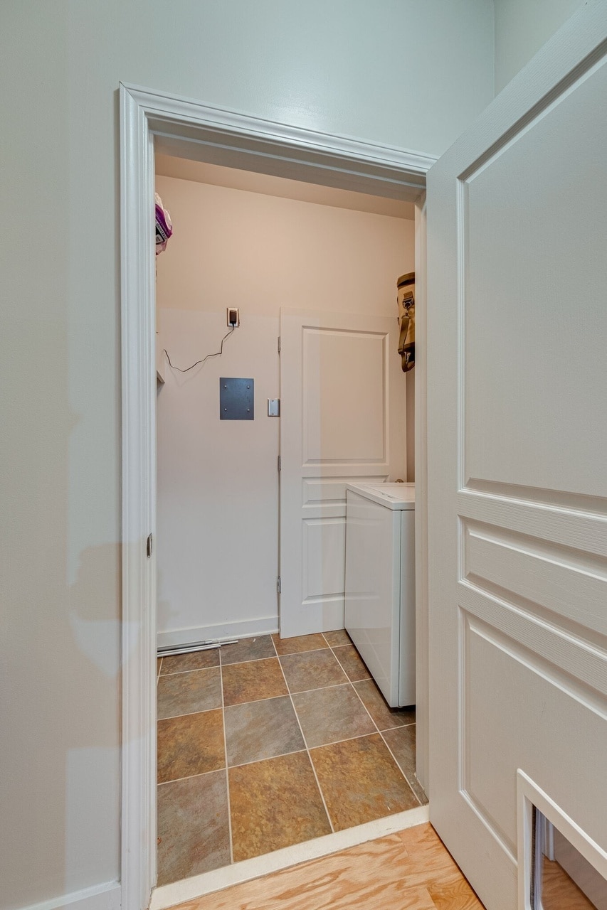 Laundry - 3000 Vanderbilt Pl