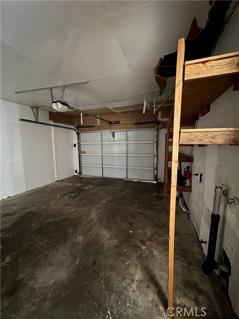 Building Photo - 853 N Hargrave St