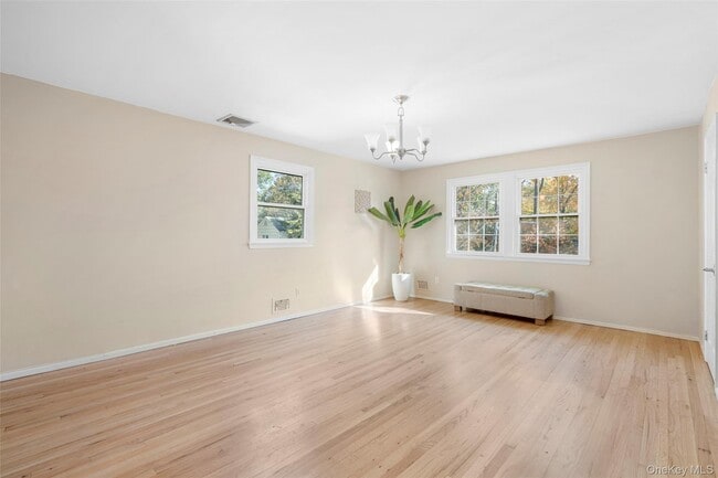 Building Photo - 10 Lundy Ln