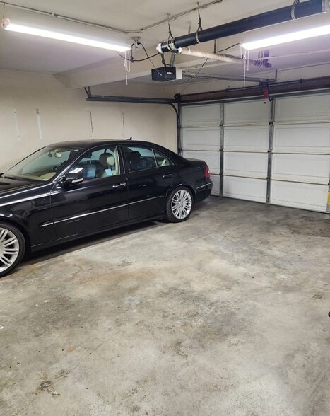 Building Photo - 18170 Andrea Cir S