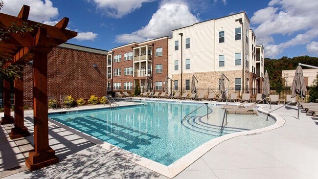 Building Photo - 300 Prominence Point Pkwy