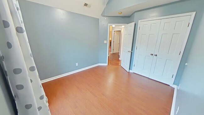 Building Photo - 151 Spring Valley Dr