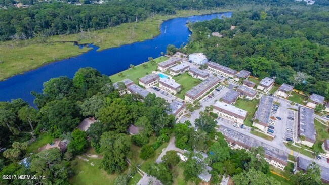 Building Photo - Condo by the Water