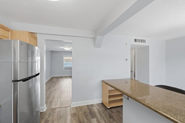 Building Photo - 6656 SW 41st St