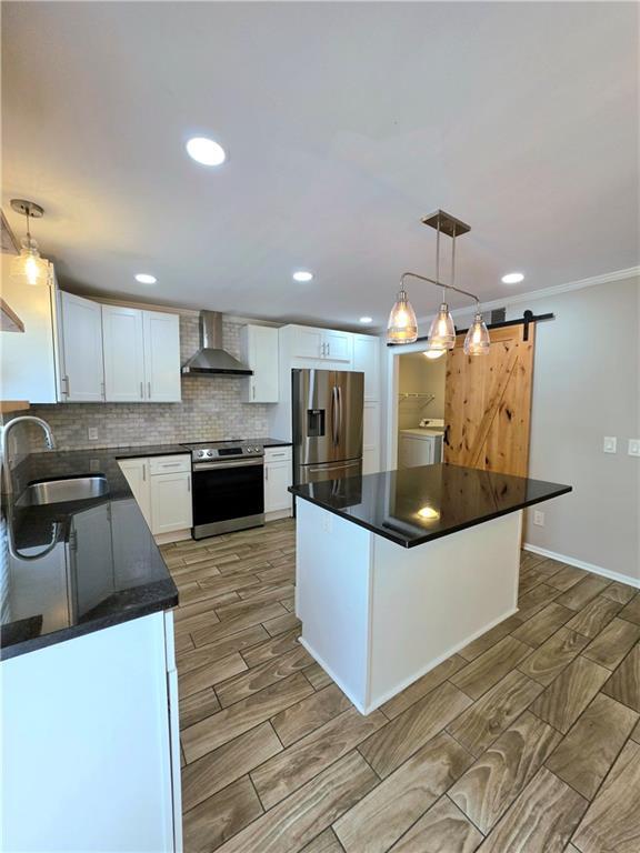 Building Photo - 765 N Parkwood Rd