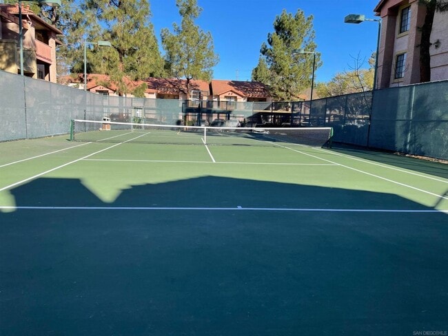 Building Photo - Great One Bedroom Condo w/ A/C