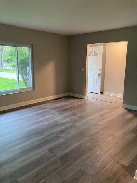 Building Photo - 25055 W 10 Mile Rd